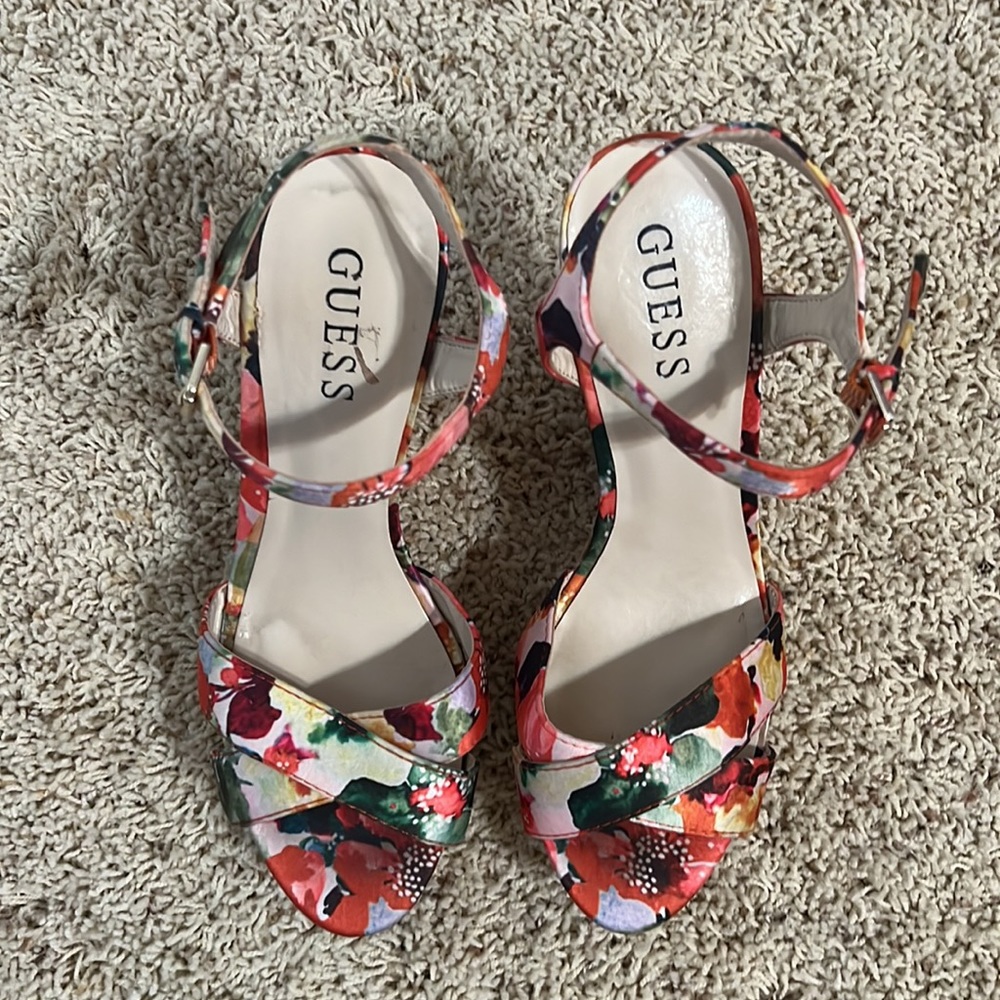 Guess Floral Wedge Sandals (8) - Picture 4 of 10